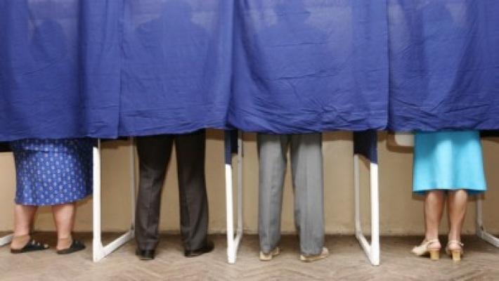 Introducerea camerelor video în secţiile de votare, respinsă de Senat